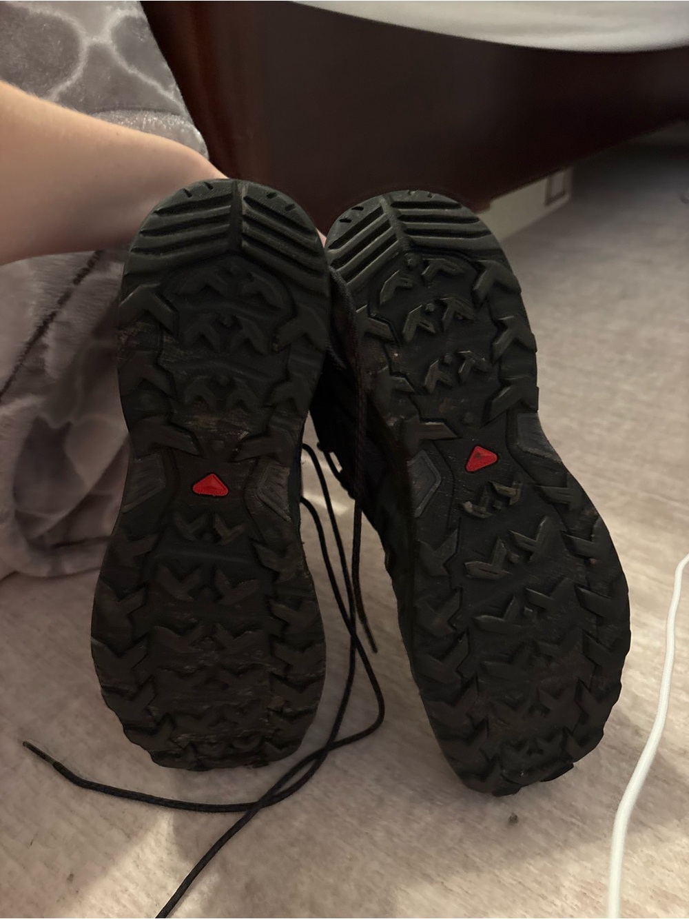 Salomon Mens Black and Gray Trail Boots - Picture 4 of 5